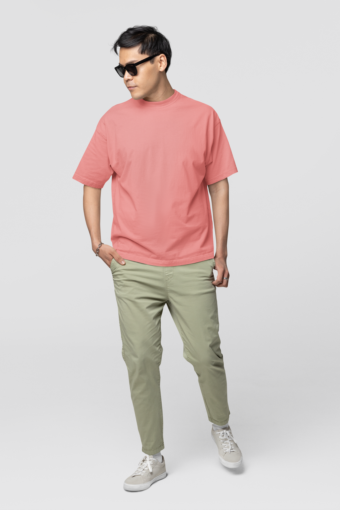 Oversized Tees: Quiets